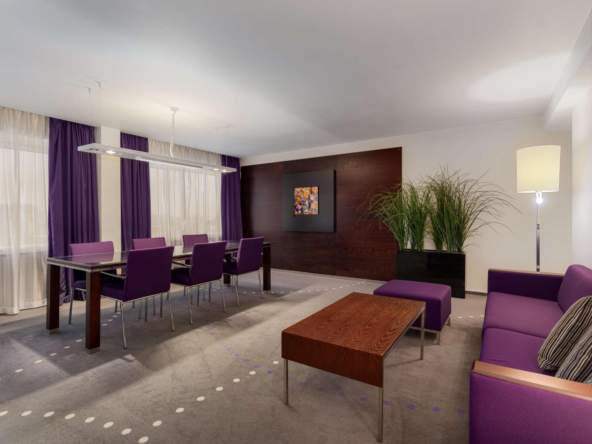 Radisson Blu Hotel Oluempia Talin Exterior foto